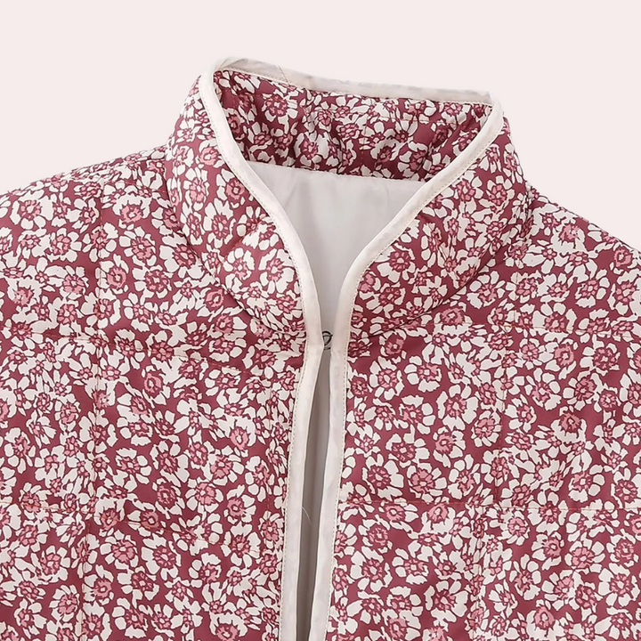 Dames gewatteerde jas met bloemenprint, roze en wit, hoge kraag, ritssluiting, modieuze winterjas, comfortabele en warme buitenkleding.