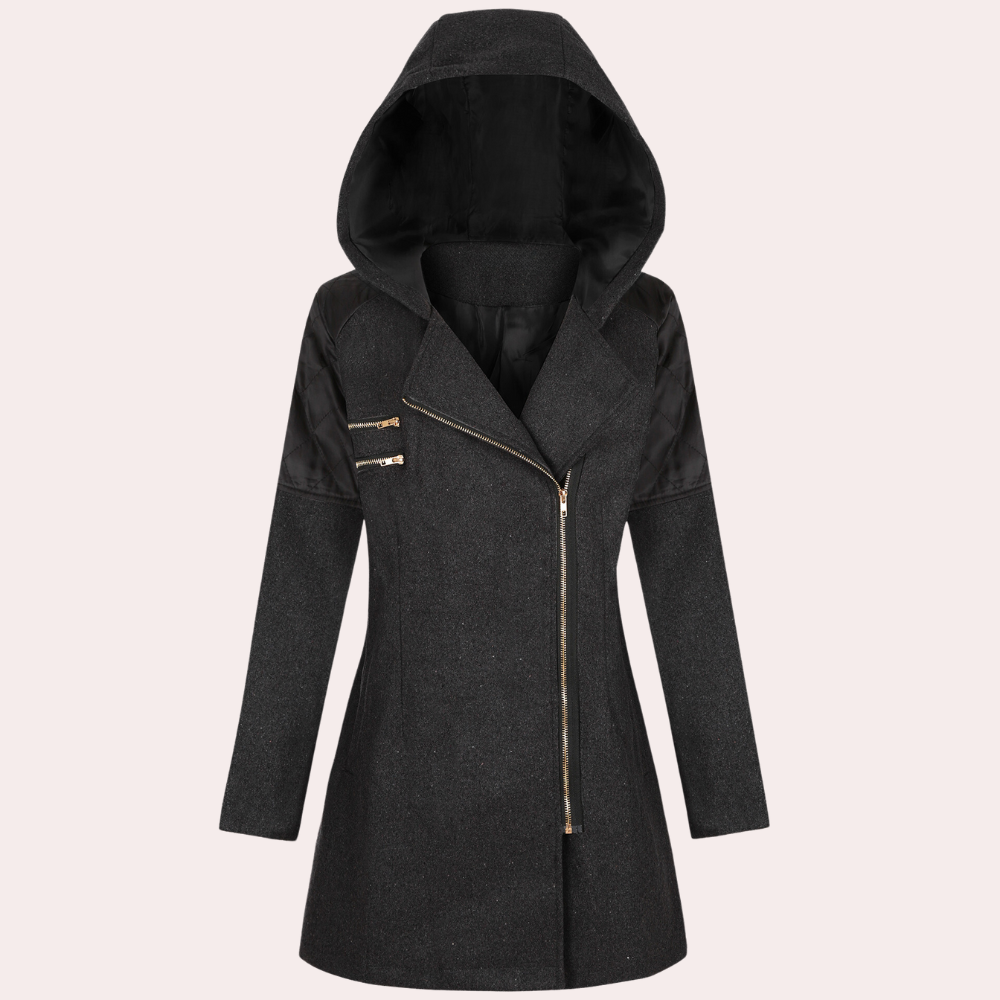 Zwarte damesjas met capuchon, asymmetrische ritssluiting en gouden accenten. Stijlvolle winterjas, ideaal voor casual en formele gelegenheden.