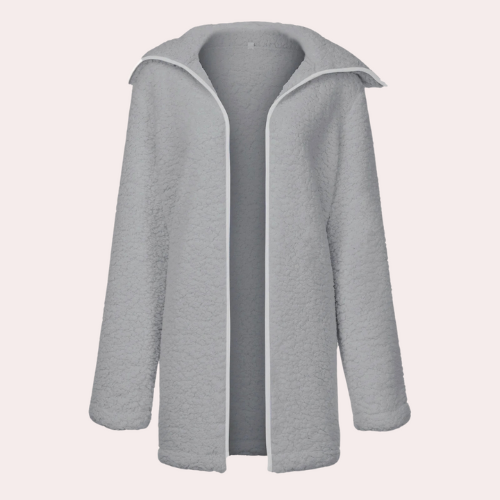 Grijze fleece jas zonder sluiting, met lange mouwen en kraag, ideaal voor herfst en winter. Comfortabele en stijlvolle damesmode.