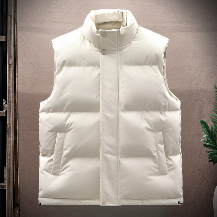 Witte gewatteerde bodywarmer, mouwloos, met hoge kraag en zakken. Ideaal voor wintermode, unisex stijl, casual en warm.