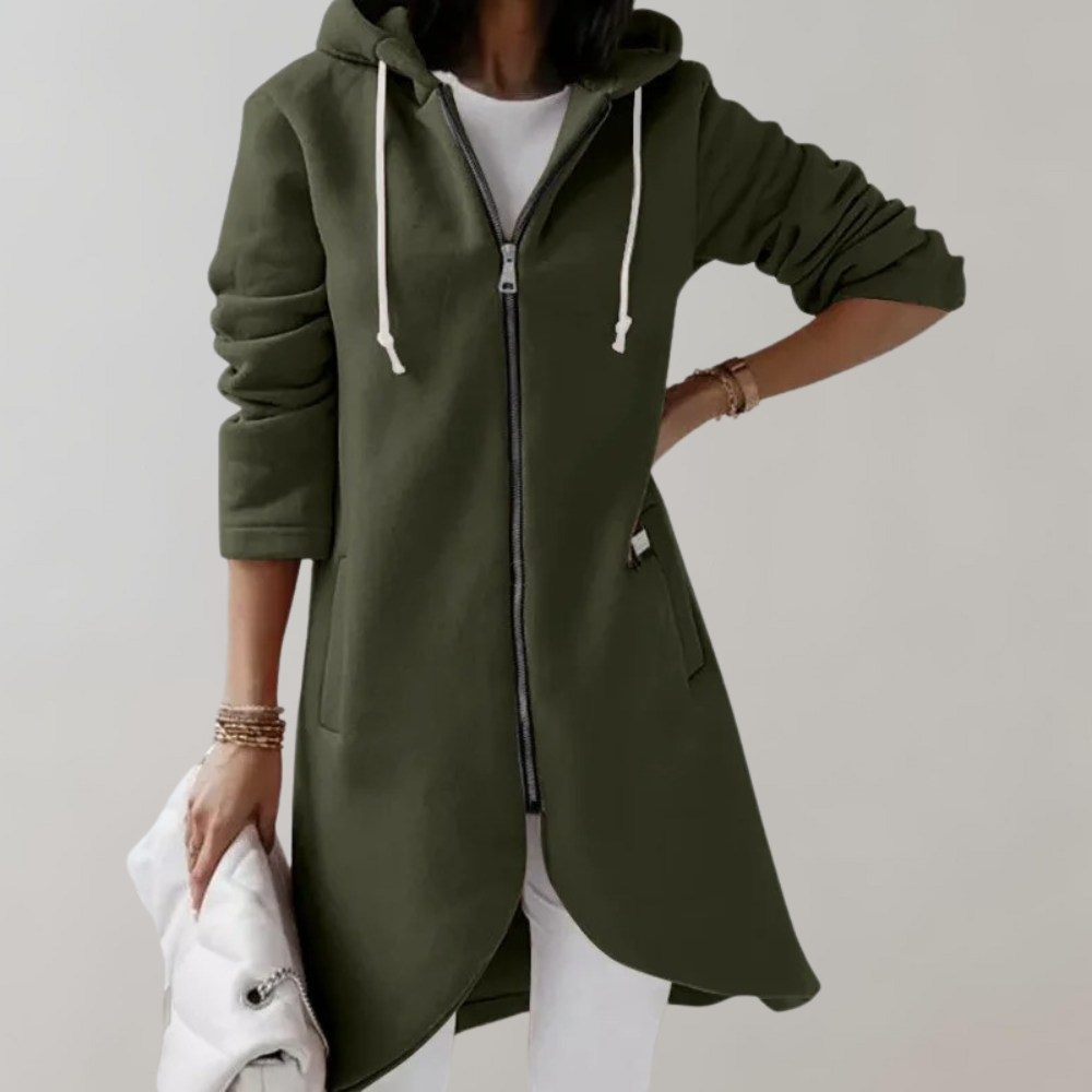 Donkergroene dames hoodie-jurk met capuchon, ritssluiting en zakken. Modieuze casual outfit, ideaal voor herfst en winter. Comfortabele pasvorm.