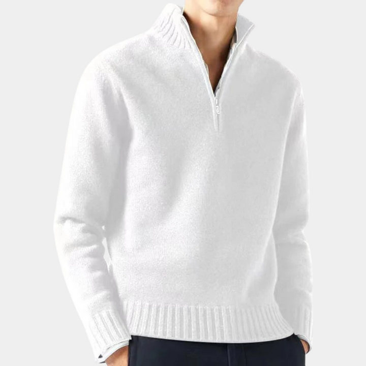 Witte herentrui met halve rits, geribbelde kraag en manchetten, gemaakt van zachte stof. Perfect voor casual en stijlvolle winteroutfits.