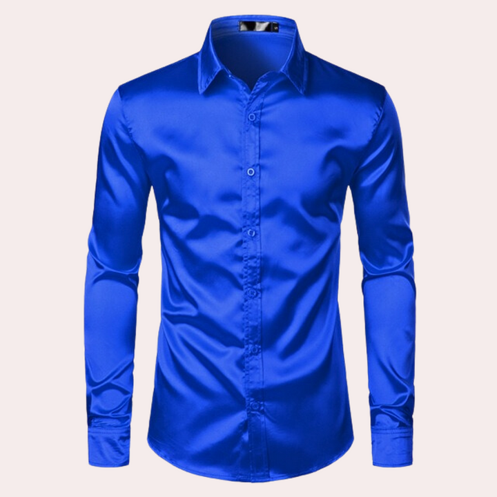 Blauwe satijnen herenoverhemd met lange mouwen, knoopsluiting en klassieke kraag. Perfect voor formele gelegenheden en stijlvolle outfits.