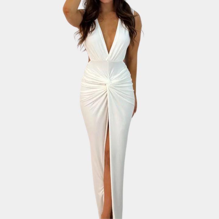 Witte avondjurk met diepe V-hals en hoge split, elegante damesmode, perfect voor gala's en speciale gelegenheden. Luxe en stijlvol ontwerp.