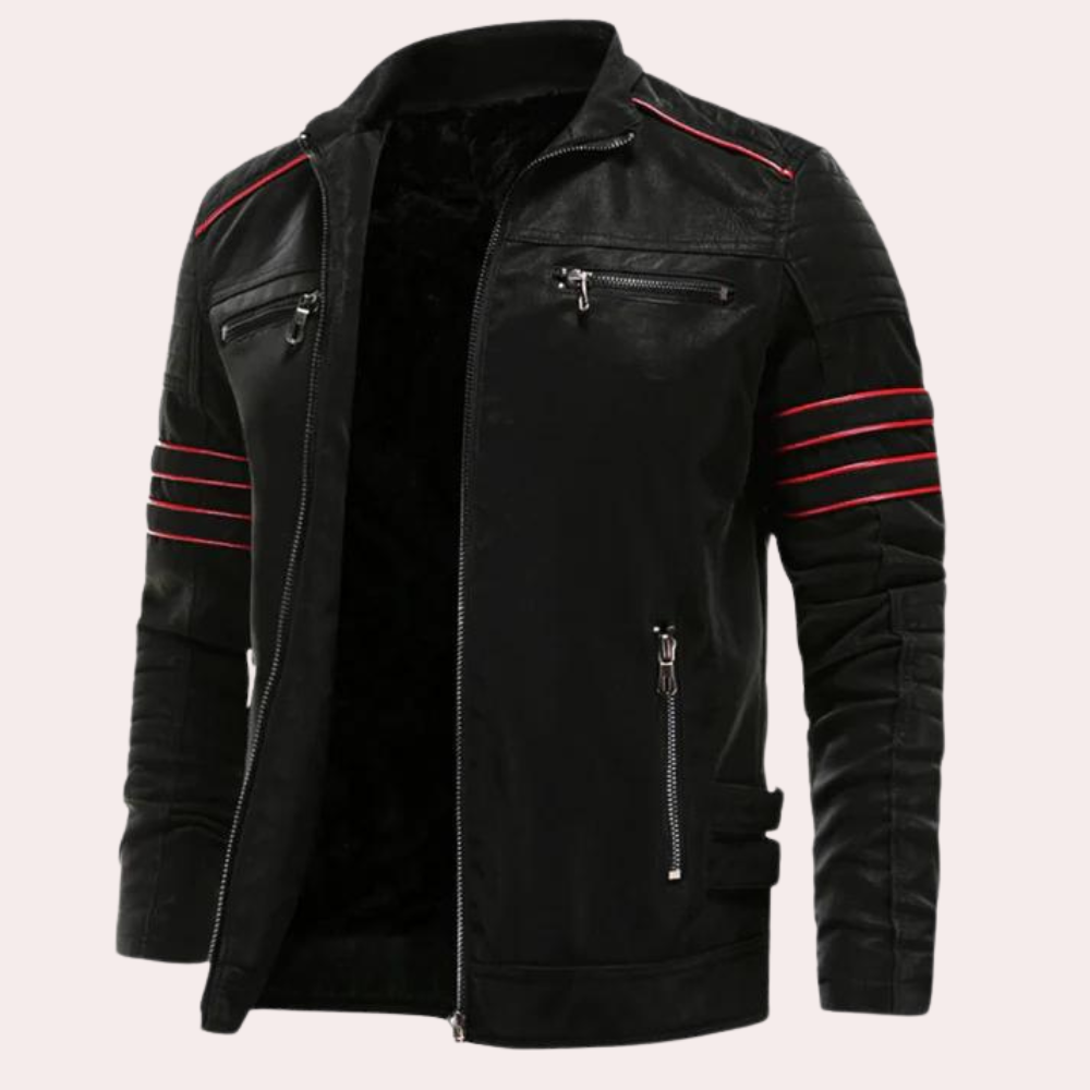 Zwarte leren jas met rode strepen, ritssluitingen en zakken. Stijlvolle herenjas, motorjack, modieuze bovenkleding, casual en trendy design.