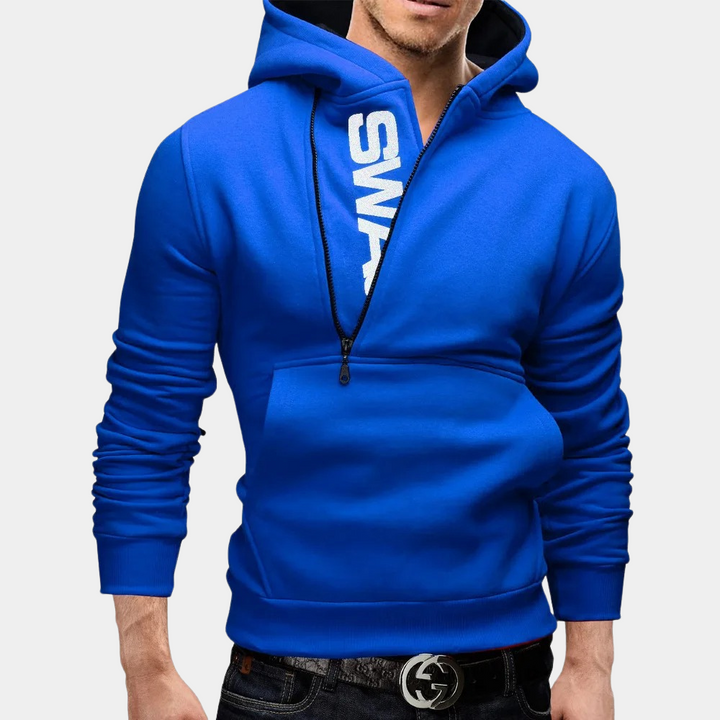 Blauwe hoodie met SWAG-logo, halve rits en capuchon. Modieuze herenkleding, casual streetwear, comfortabele pasvorm. Perfect voor dagelijks gebruik.