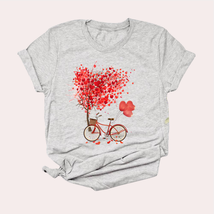 Grijs T-shirt met rode fiets en boom van hartvormige bladeren, romantisch ontwerp, casual mode, dameskleding, Valentijnsdag cadeau-idee.