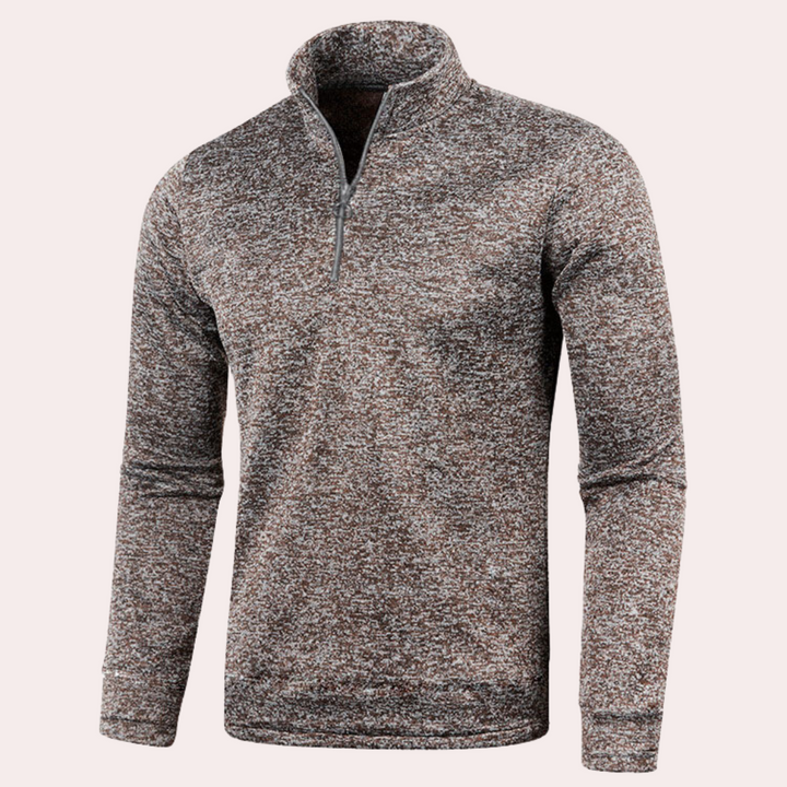 Bruine herenfleece trui met halve rits, comfortabele pasvorm, ideaal voor herfst en winter. Perfect voor casual en outdoor activiteiten.
