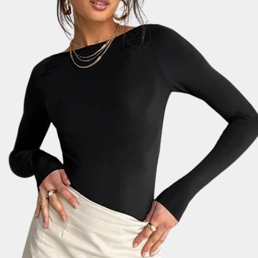 Zwarte damestrui met lange mouwen, ronde hals en elegante kettingen. Perfect voor modieuze herfst- en winteroutfits. Comfortabele pasvorm.