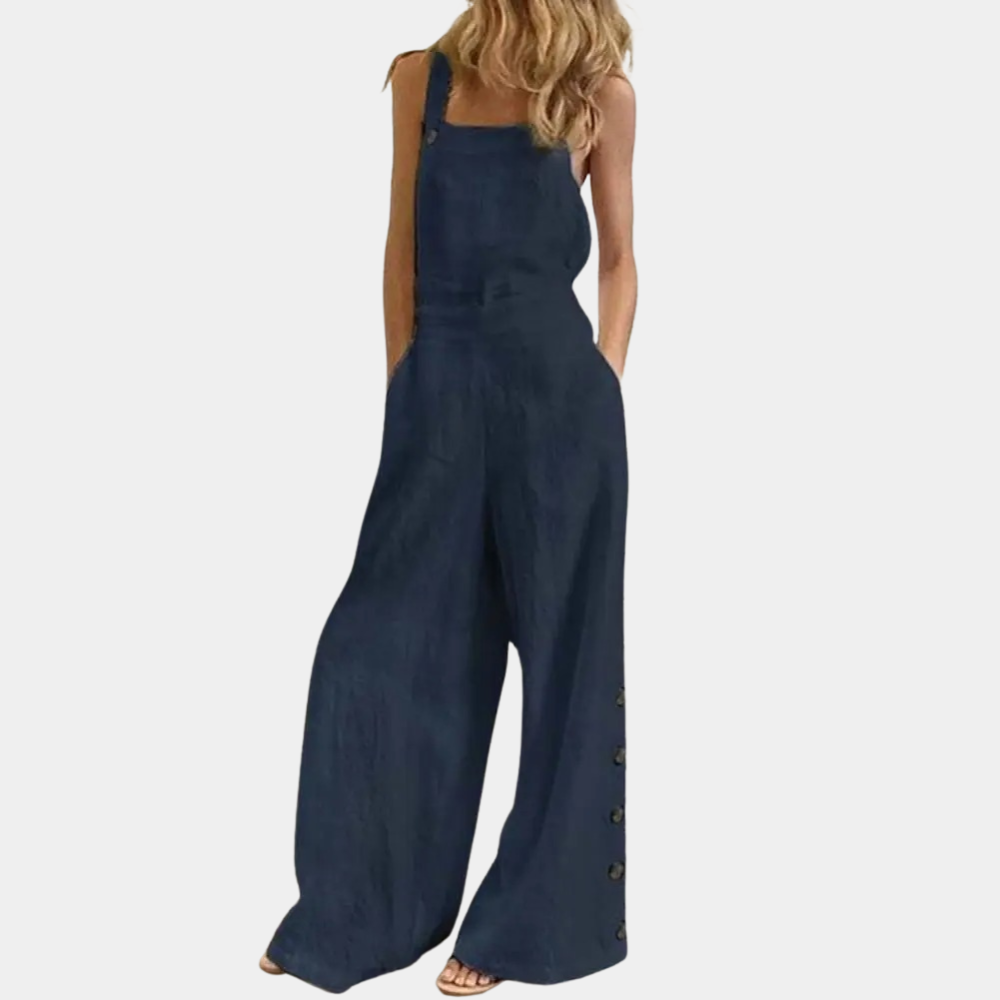 Blauwe dames jumpsuit met wijde pijpen en knoopdetails, mouwloos ontwerp, casual en stijlvol, perfect voor zomeroutfits en modetrends.