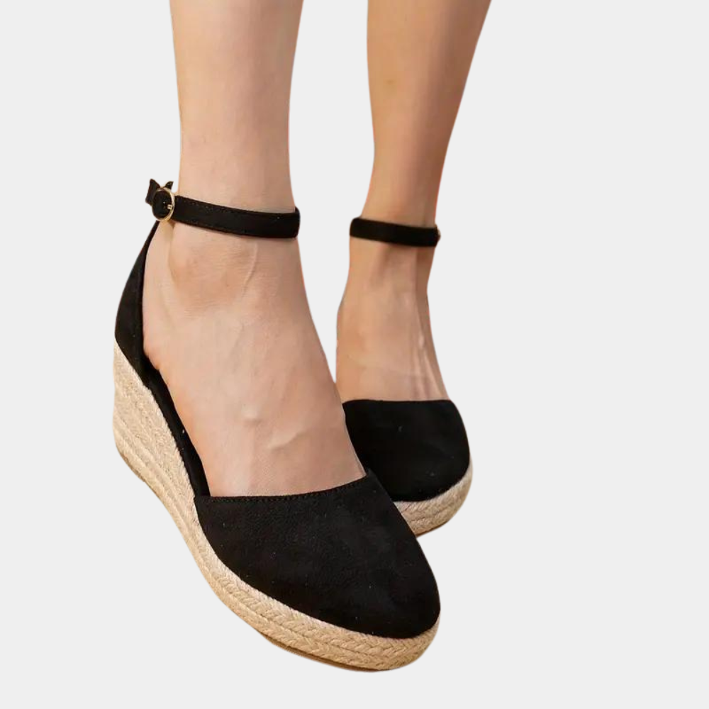 Zwarte espadrille sleehakken met enkelbandje, damesmode, zomerschoenen, comfortabele sandalen, casual stijl, trendy schoeisel.