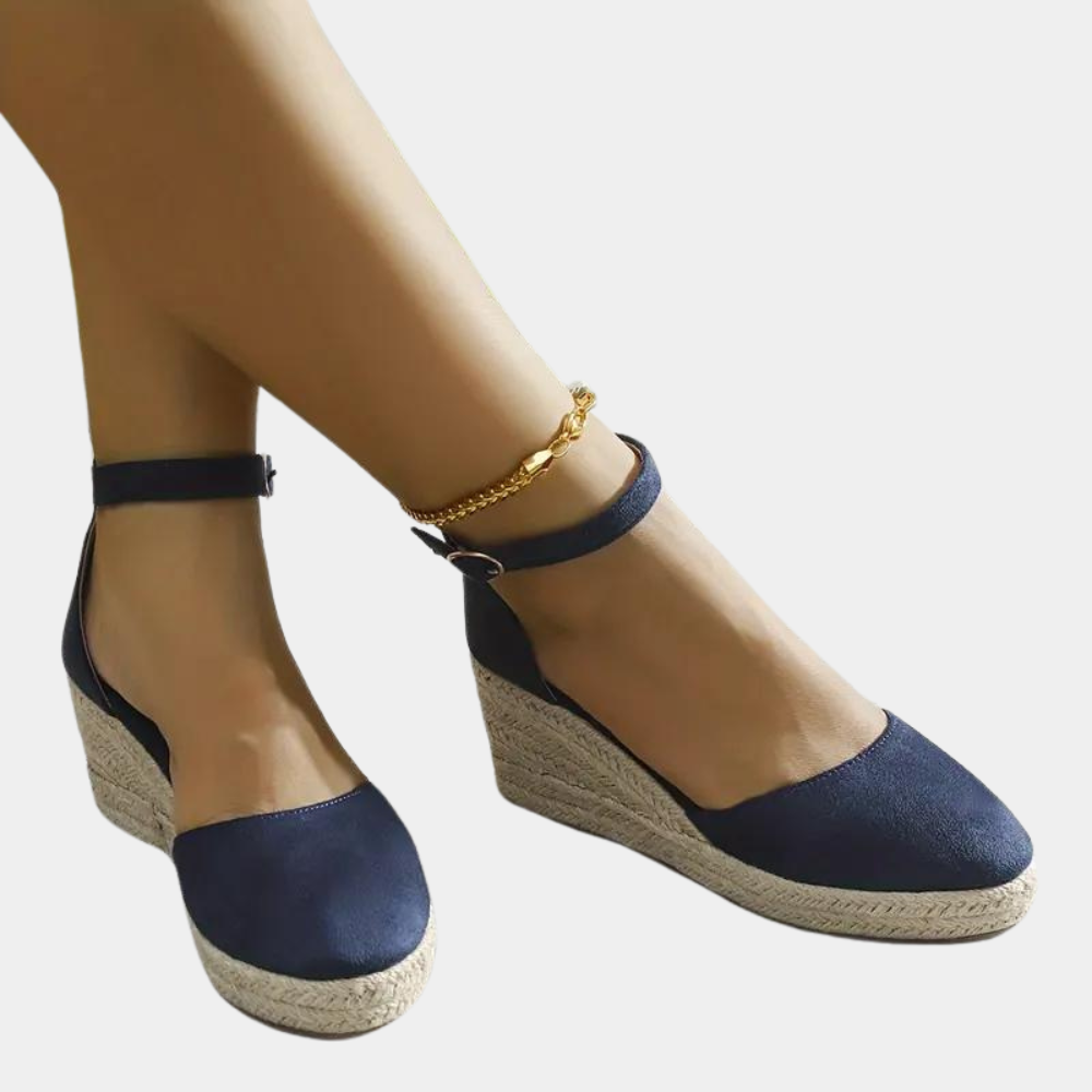 Donkerblauwe espadrille sleehakken voor dames met enkelbandje, zomerschoenen, comfortabele mode, casual stijl, trendy en elegant design.