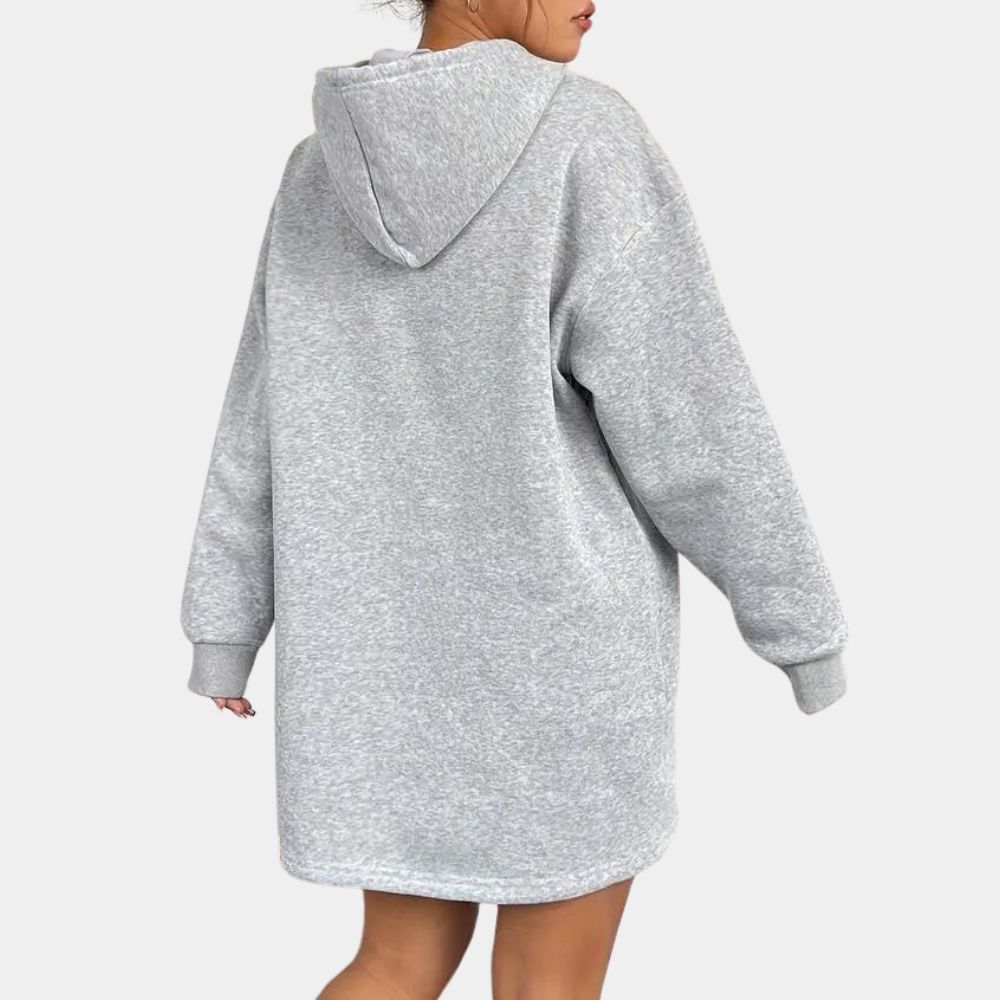 Grijze oversized hoodie jurk voor dames, comfortabele casual stijl, lange mouwen, capuchon, ideaal voor herfst en wintermode.