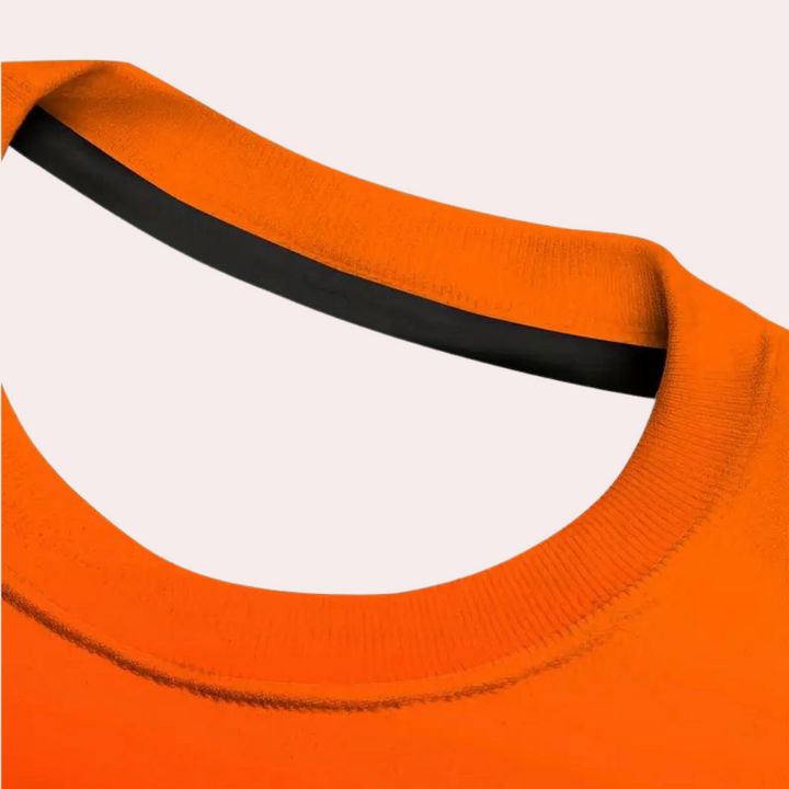 Oranje T-shirt met ronde hals, gemaakt van katoenmix. Ideaal voor casual outfits. Comfortabel en stijlvol, perfect voor dagelijks gebruik.