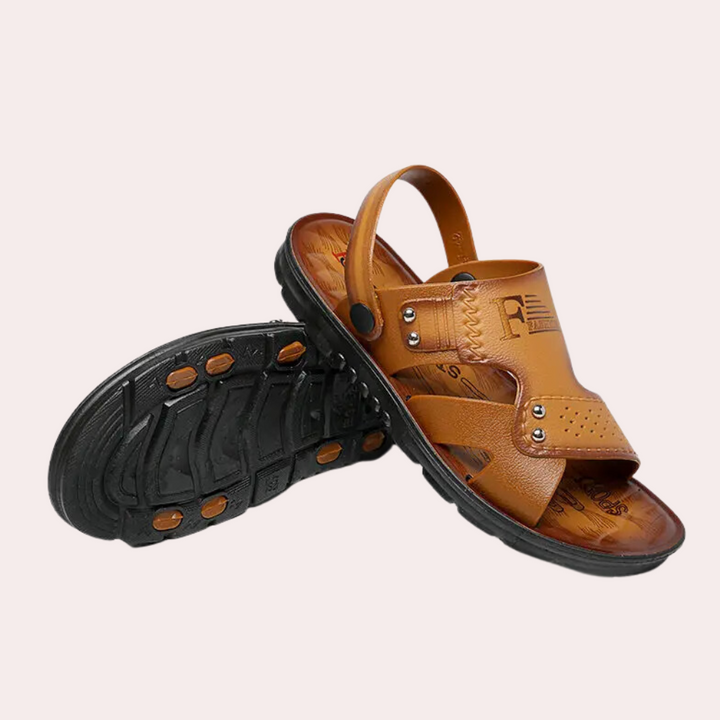 Bruine leren sandalen met open teen en verstelbare band, antislipzool. Comfortabele herenschoenen, ideaal voor casual zomeroutfits.