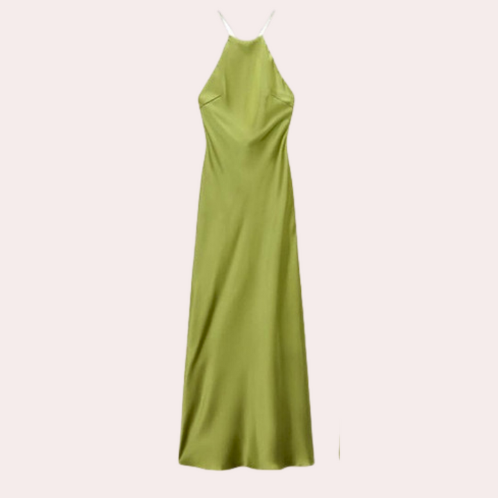 Lange groene satijnen jurk met halternek, elegante avondjurk, vloeiende stof, perfect voor formele gelegenheden en modieuze evenementen.
