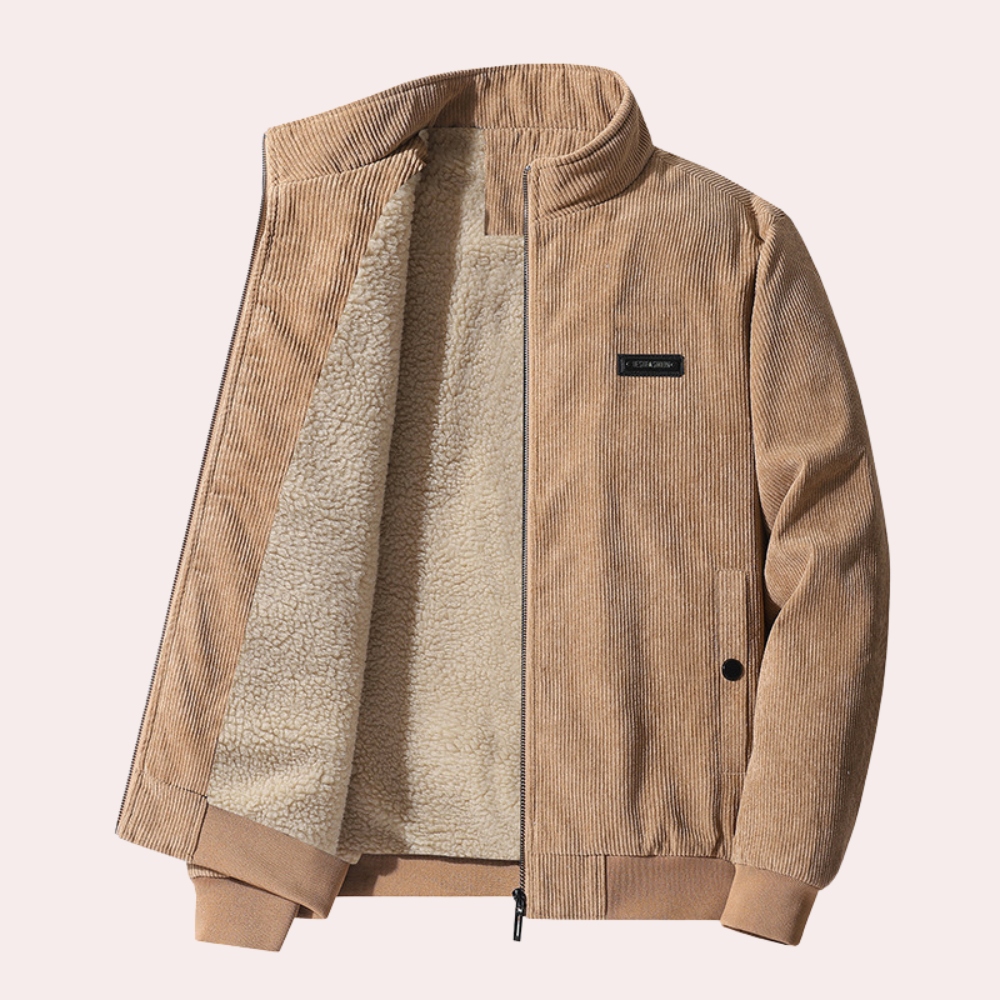 Khaki corduroy herenjas met opstaande kraag en zachte voering, ideaal voor herfstmode. Stijlvolle jas met rits en zakken, perfect voor casual outfits.