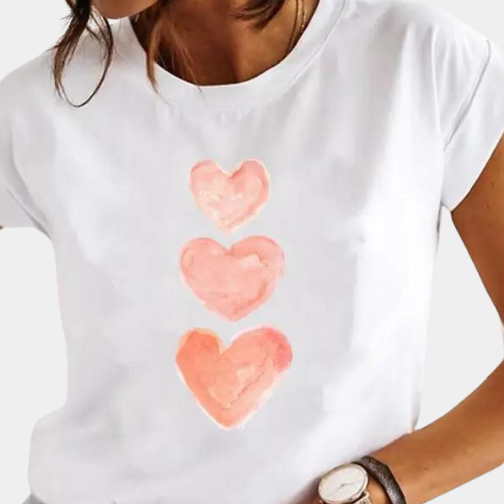 Dames T-shirt met drie roze hartjes, casual stijl, korte mouwen, ideaal voor zomermode. Perfect voor trendy en comfortabele outfits.
