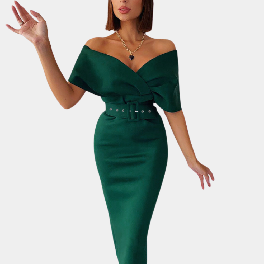 Donkergroene off-shoulder jurk met riem, elegante damesmode, cocktailjurk, stijlvolle avondkleding, geschikt voor feestelijke gelegenheden.
