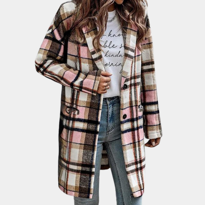 Roze geruite damesjas, lange mouwen, knoopsluiting, casual stijl. Perfect voor herfstmode. Comfortabele en stijlvolle dameskleding.