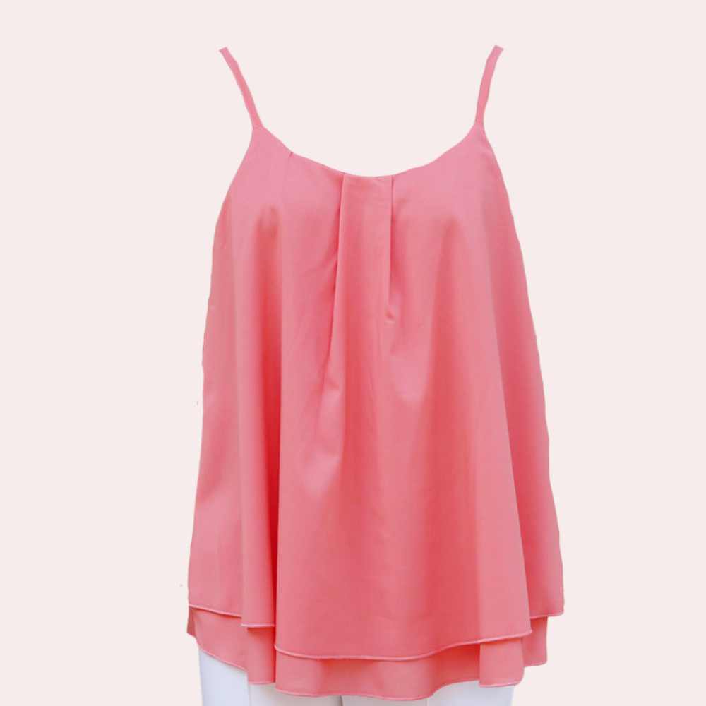 Donkerroze dames top met spaghettibandjes, luchtige stof, casual zomerstijl. Perfect voor warme dagen en modieuze outfits.
