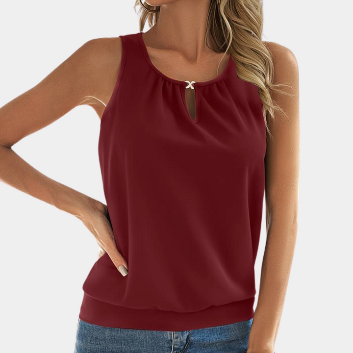 Rode mouwloze dames top, elegante Jozefina stijl, met ronde hals en decoratieve uitsnede, perfect voor casual en formele gelegenheden.