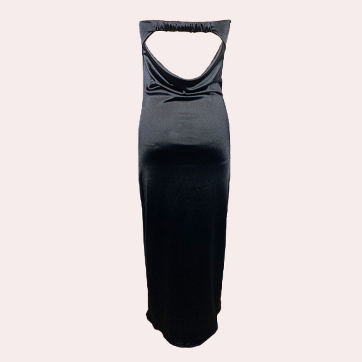 Zwarte maxi-jurk met open rug en halternek, elegante avondjurk, damesmode, stijlvolle kleding, perfect voor formele gelegenheden.