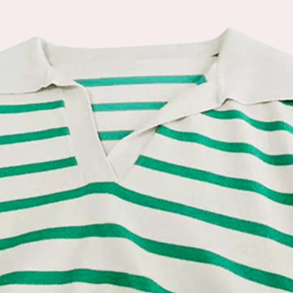 Groen-wit gestreepte trui met V-hals en kraag, modieuze dameskleding, casual stijl, comfortabele pasvorm, perfect voor lente en zomer.