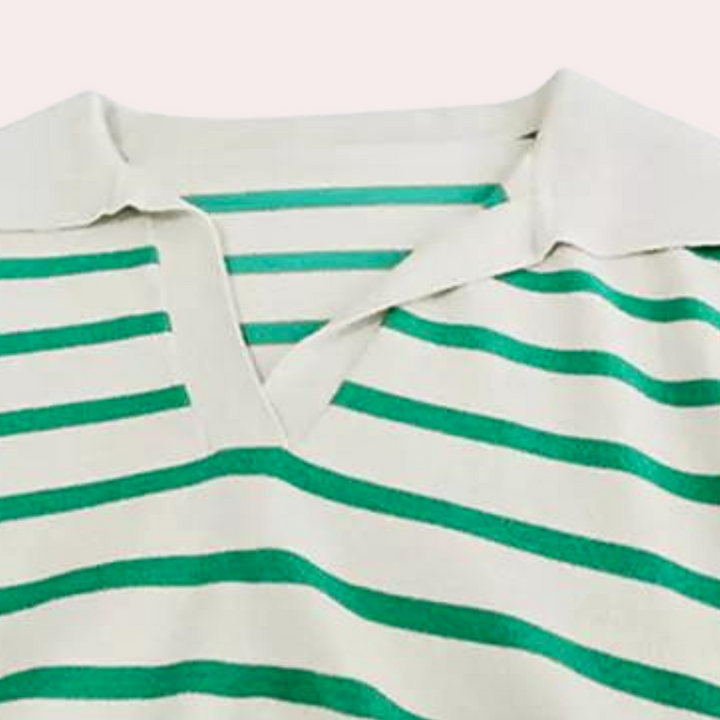 Groen-wit gestreepte trui met V-hals en kraag, modieuze dameskleding, casual stijl, comfortabele pasvorm, perfect voor lente en zomer.