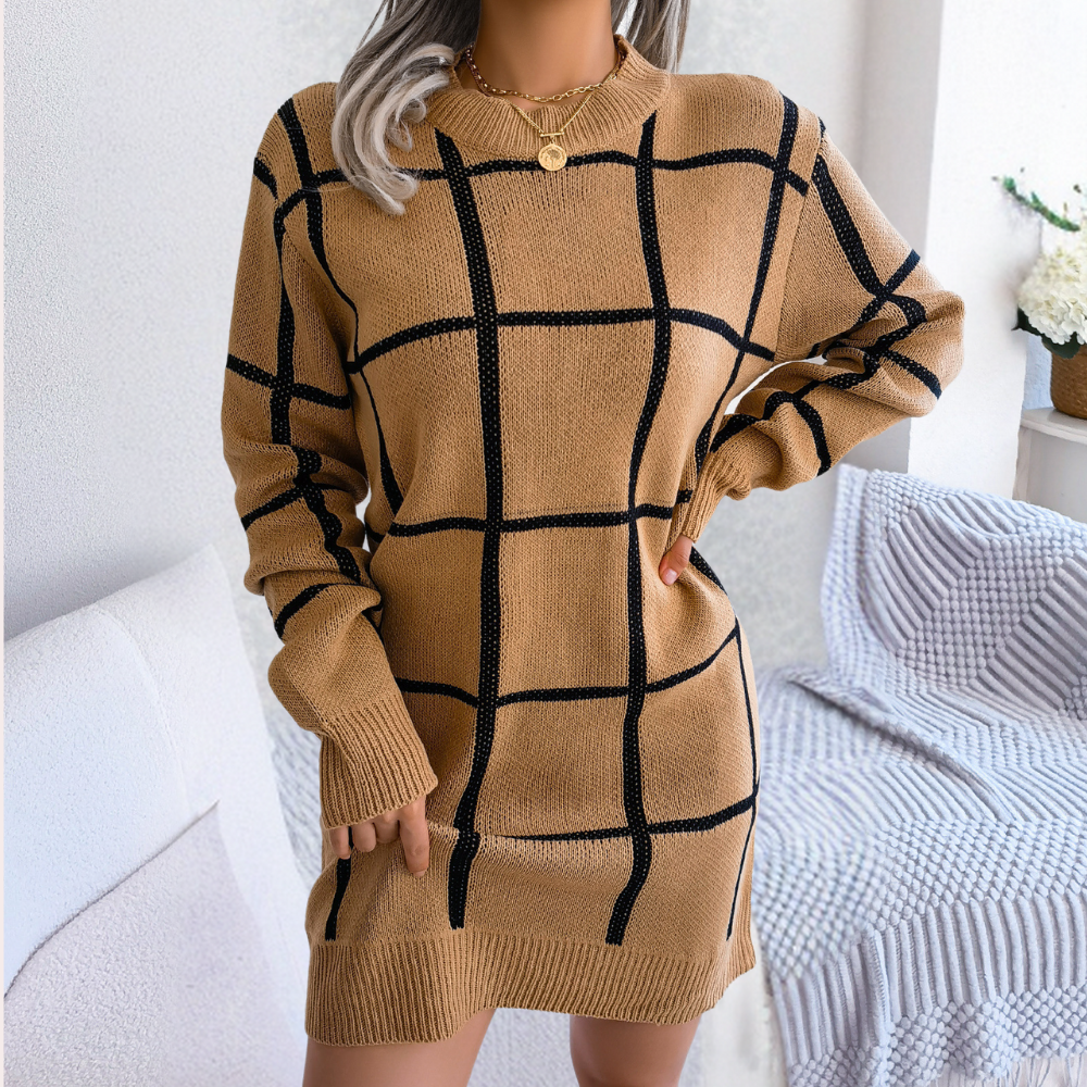 Vrouw in khaki geruite trui jurk, comfortabele herfstmode, casual stijl, lange mouwen, geschikt voor dagelijks gebruik, trendy dameskleding.