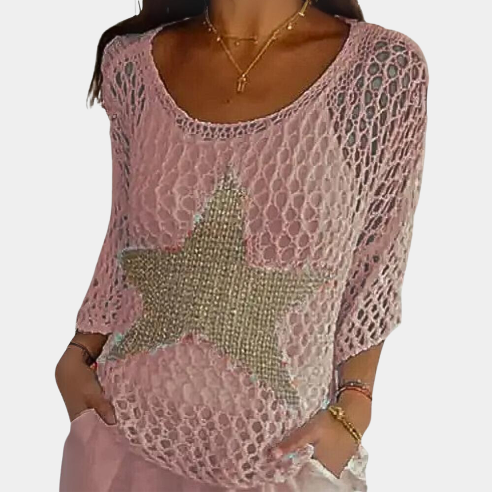 Roze gehaakte trui met grote ster, damesmode, trendy kleding, casual stijl, zomeroutfit, ademend materiaal, modieuze dameskleding.