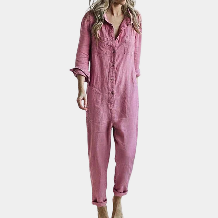 Roze linnen jumpsuit voor dames, lange mouwen, knoopsluiting, casual stijl. Perfect voor lente en zomer. Comfortabele en modieuze outfit.