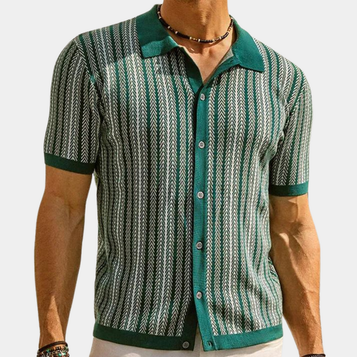 Groene herenpolo met korte mouwen, visgraatpatroon en knoopsluiting. Stijlvolle casual herenkleding, perfect voor zomerse outfits.