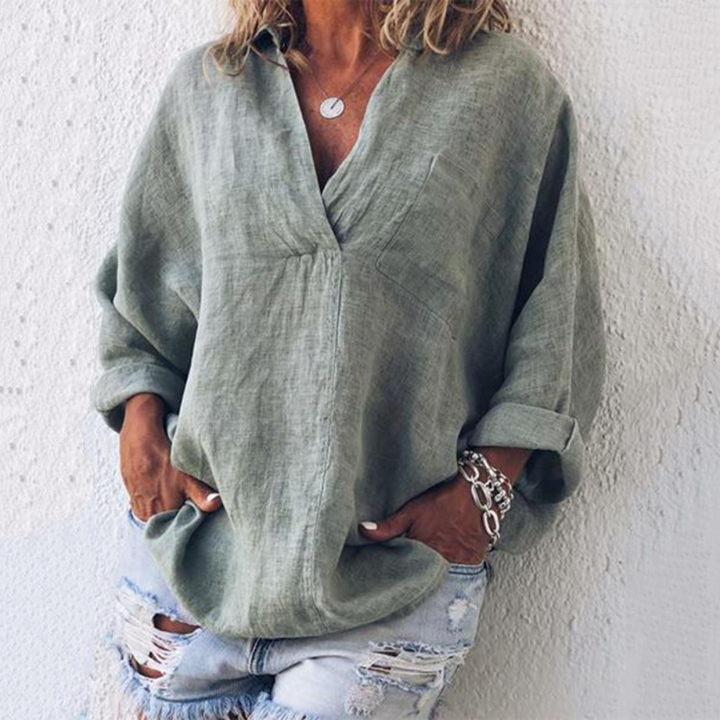 Grijze linnen blouse voor dames, casual oversized pasvorm, lange mouwen, V-hals, ideaal voor lente en zomer. Trendy en comfortabel.