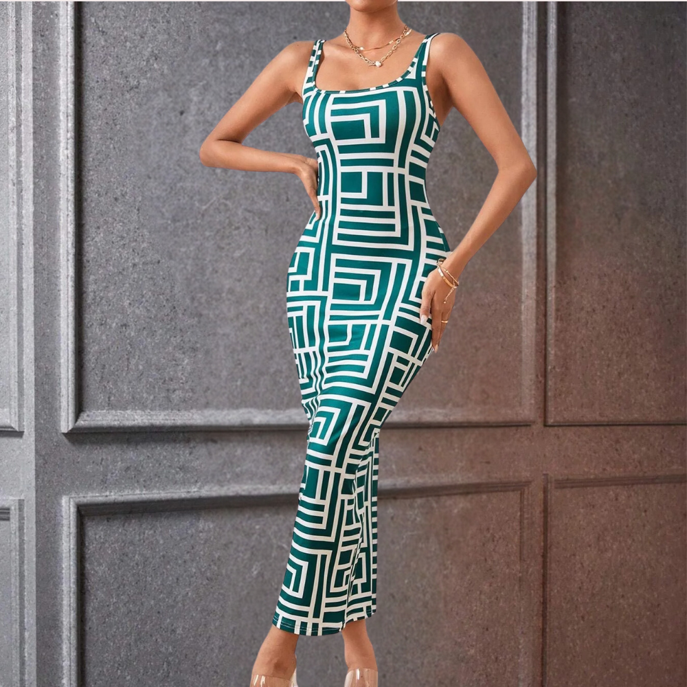 Groene geometrische jurk met vierkante patronen, mouwloos ontwerp, gedragen door een model. Perfect voor modieuze zomerkleding en avonduitjes.