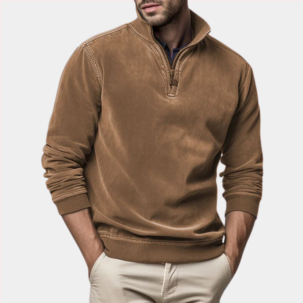 Bruine heren sweater met halve rits, casual stijl, lange mouwen, comfortabele pasvorm. Perfect voor herfstmode en dagelijkse outfits.