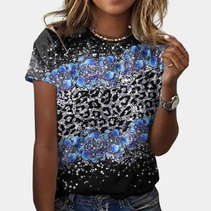 Dames T-shirt met blauw bloemenpatroon en luipaardprint, korte mouwen, casual stijl, perfect voor modieuze zomeroutfits.