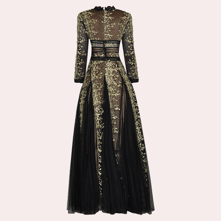 Elegante zwarte avondjurk met lange mouwen en gouden bloemenkant, perfecte keuze voor galafeesten en formele evenementen.