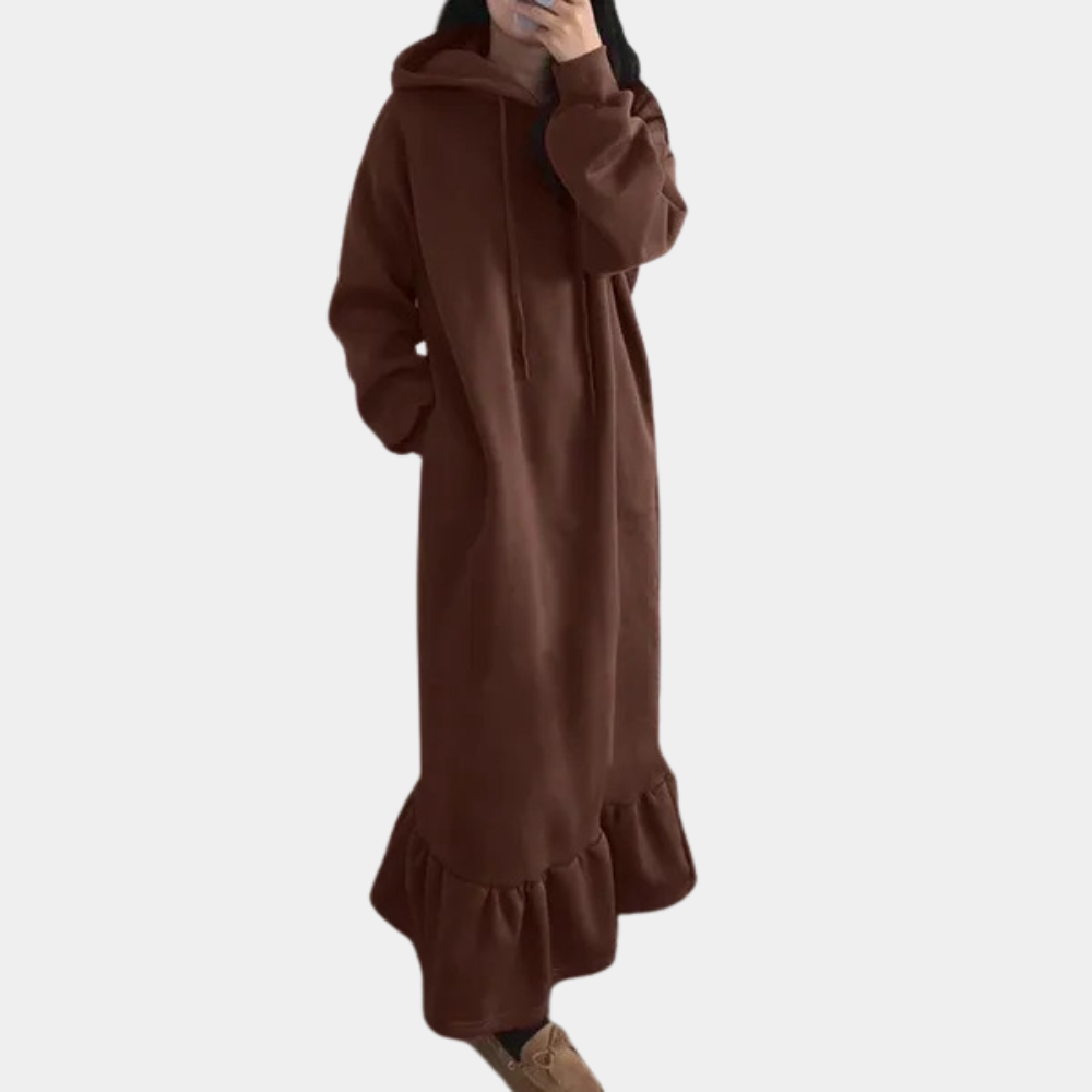 Bruine lange hoodie jurk met ruches, comfortabele damesmode, casual winterkleding, trendy oversized design, ideaal voor dagelijks gebruik.
