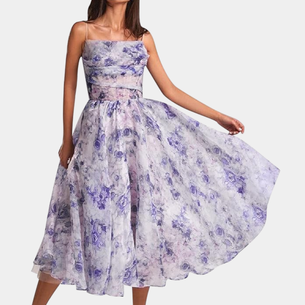 Paarse bloemenjurk met spaghetti bandjes, elegante A-lijn, ideaal voor zomerfeesten. Vrouwelijke mode, trendy avondkleding, bloemenprint.