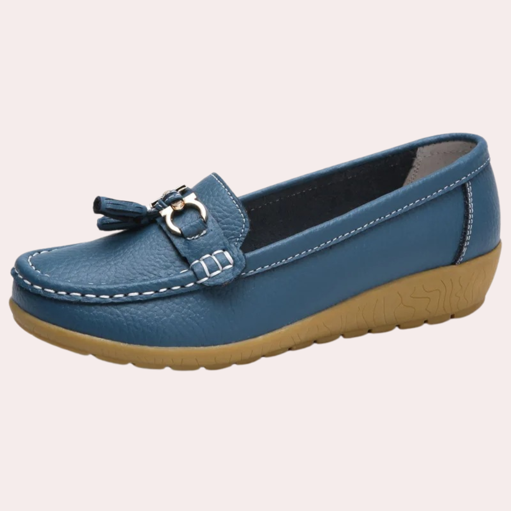 Blauwe leren mocassin voor dames met decoratieve gesp en strik, comfortabele rubberen zool, ideaal voor dagelijks gebruik en casual outfits.
