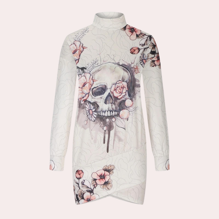 Witte jurk met lange mouwen, schedel- en bloemenprint, Venetiaanse stijl. Trendy damesmode, unieke designjurk, herfstcollectie 2023.
