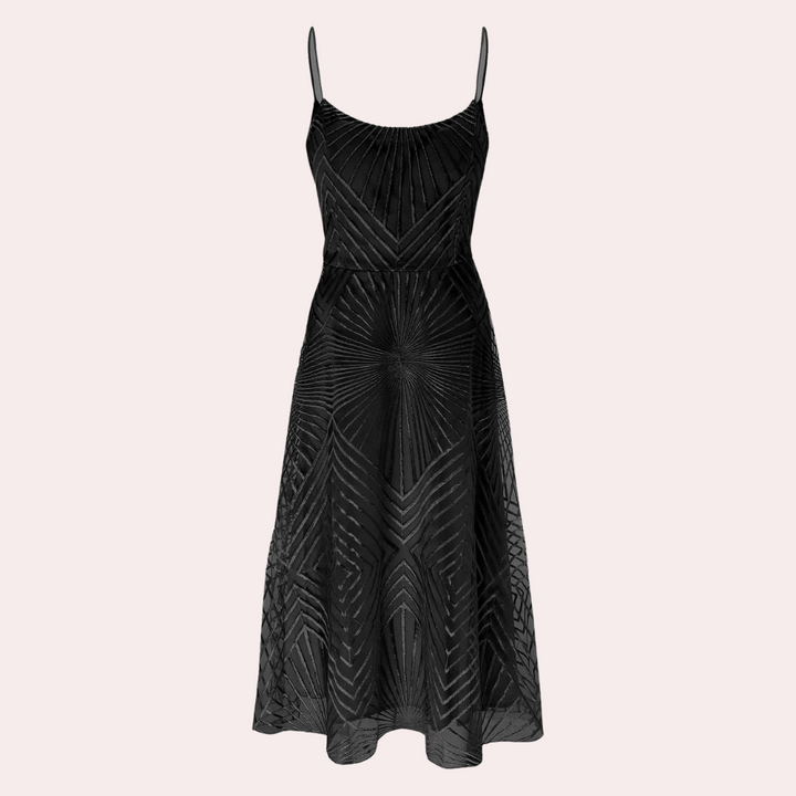 Zwarte mouwloze jurk met geometrisch patroon, elegante A-lijn snit en spaghettibandjes. Perfect voor avondkleding en formele gelegenheden.