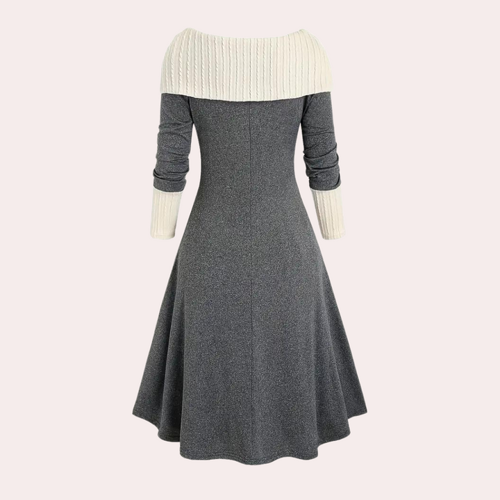 Grijze damesjurk met witte gebreide col en mouwen, elegante A-lijn snit, wintermode, stijlvolle kleding, comfortabele pasvorm.