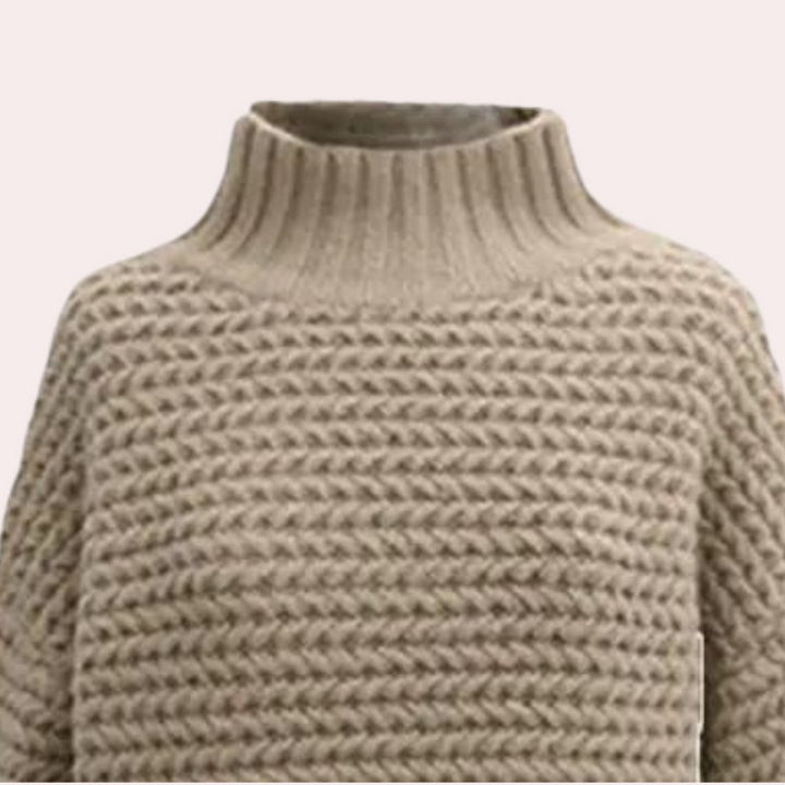 Beige gebreide trui met hoge col, damesmode, herfst winter kleding, stijlvol en warm, geschikt voor casual en chique gelegenheden.