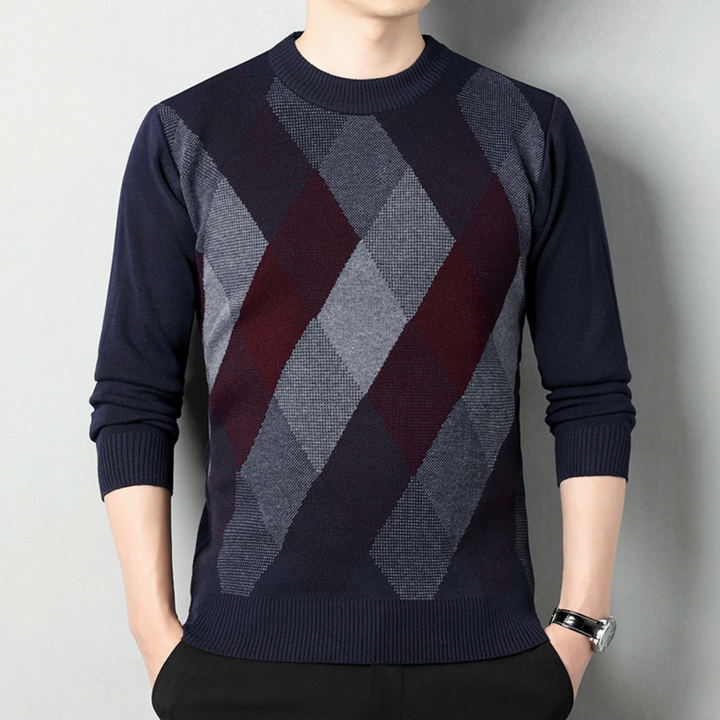 Donkerblauwe herentrui met ruitpatroon, lange mouwen en ronde hals. Stijlvolle casual kleding voor heren, perfect voor herfst en winter.