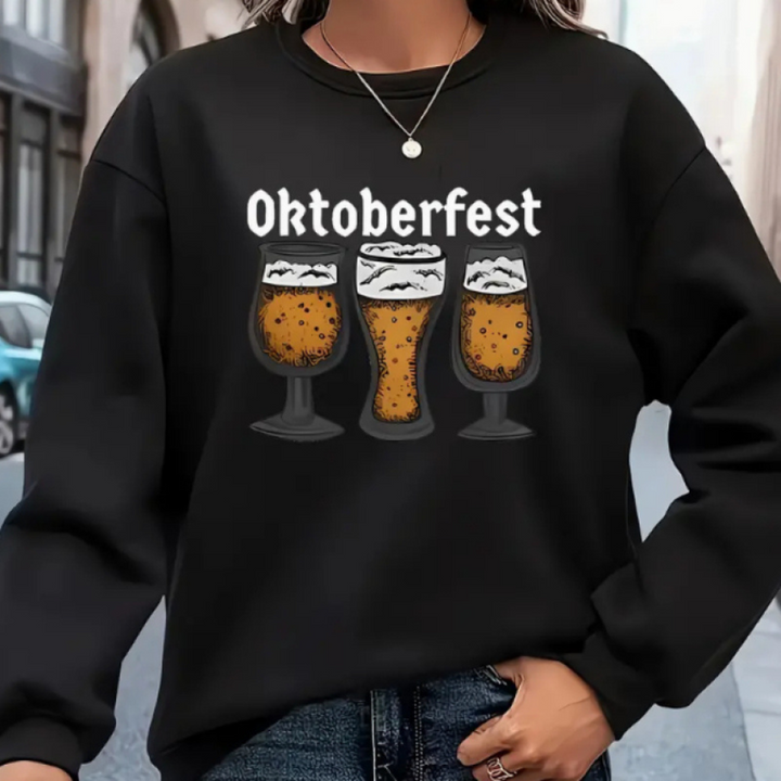 Zwarte Oktoberfest trui met drie bierglazen print, casual damesmode, herfstkleding, streetwear stijl, comfortabele sweater voor festivals.