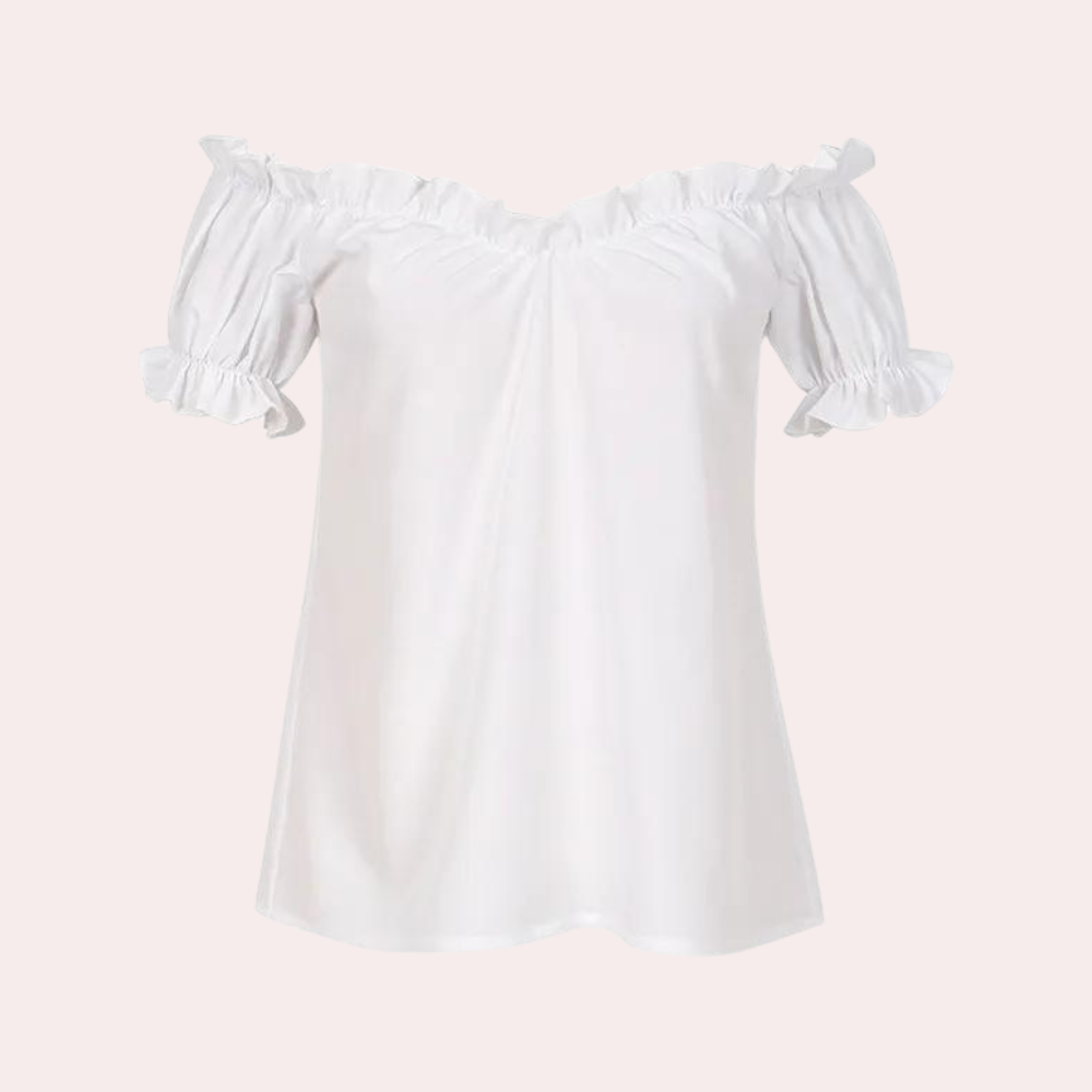 Witte off-shoulder blouse met ruches, korte mouwen en elastische boorden. Perfect voor zomerse outfits. Trendy damesmode, casual chic stijl.