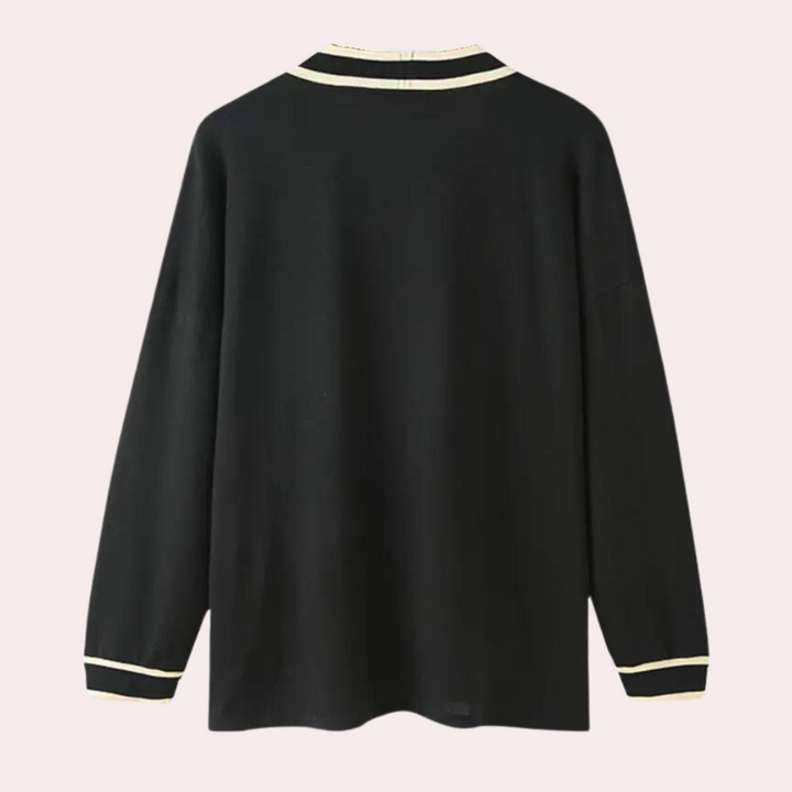 Zwarte trui met lange mouwen en witte strepen op kraag en manchetten, minimalistisch design, unisex mode, casual kleding, achterkant.