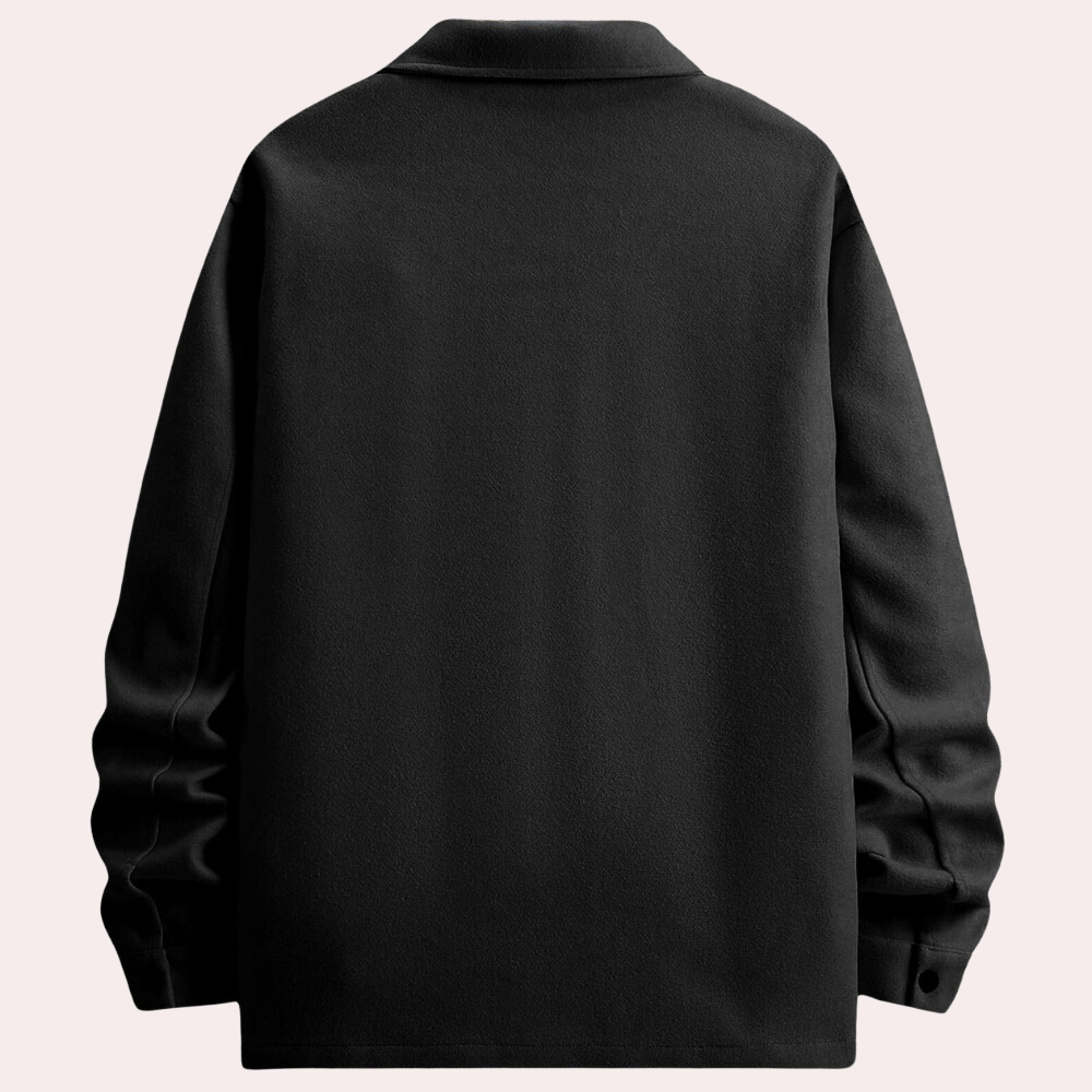 Zwarte fleece trui met lange mouwen en kraag, achterkant. Comfortabele herentrui, ideaal voor casual en winterkleding. Warm en stijlvol ontwerp.
